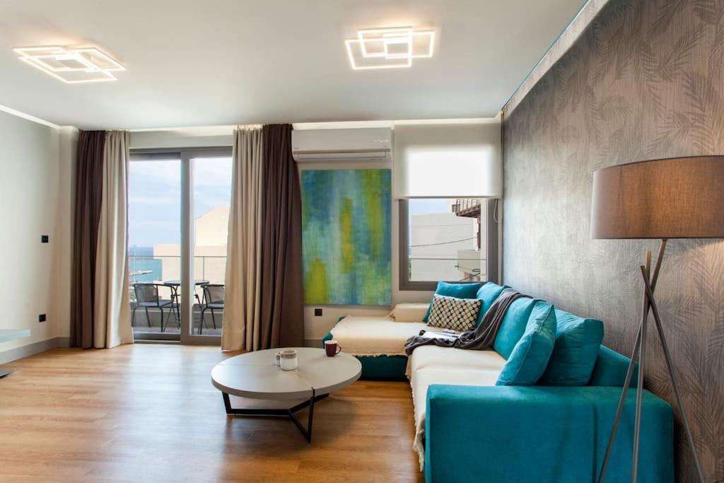 Minimal Loft Art With Sea View Over Heraklion Harbour Kültér fotó