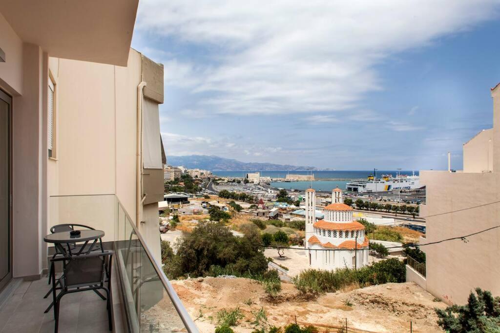 Minimal Loft Art With Sea View Over Heraklion Harbour Kültér fotó
